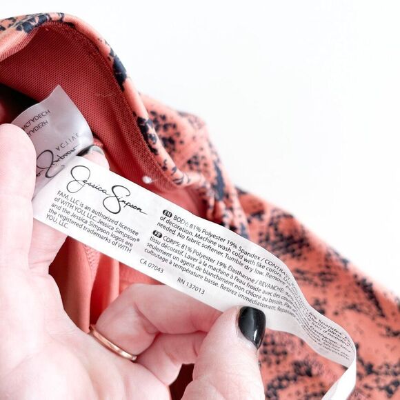 Jessica Simpson Snakeskin Print High-Rise Bicycle Shorts // Size Large // NWOT - Picture 6 of 11